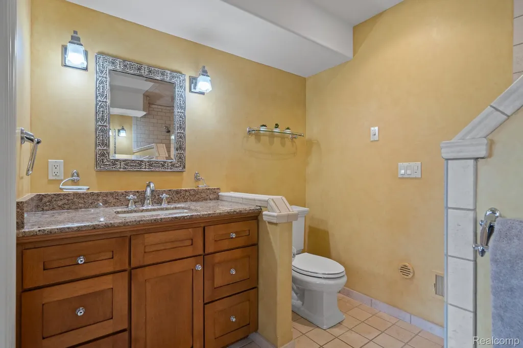 433 John R Milford Village MI 48381