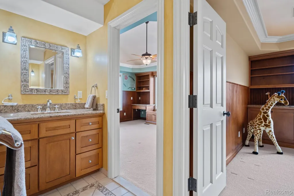 433 John R Milford Village MI 48381