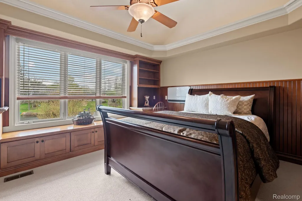 433 John R Milford Village MI 48381