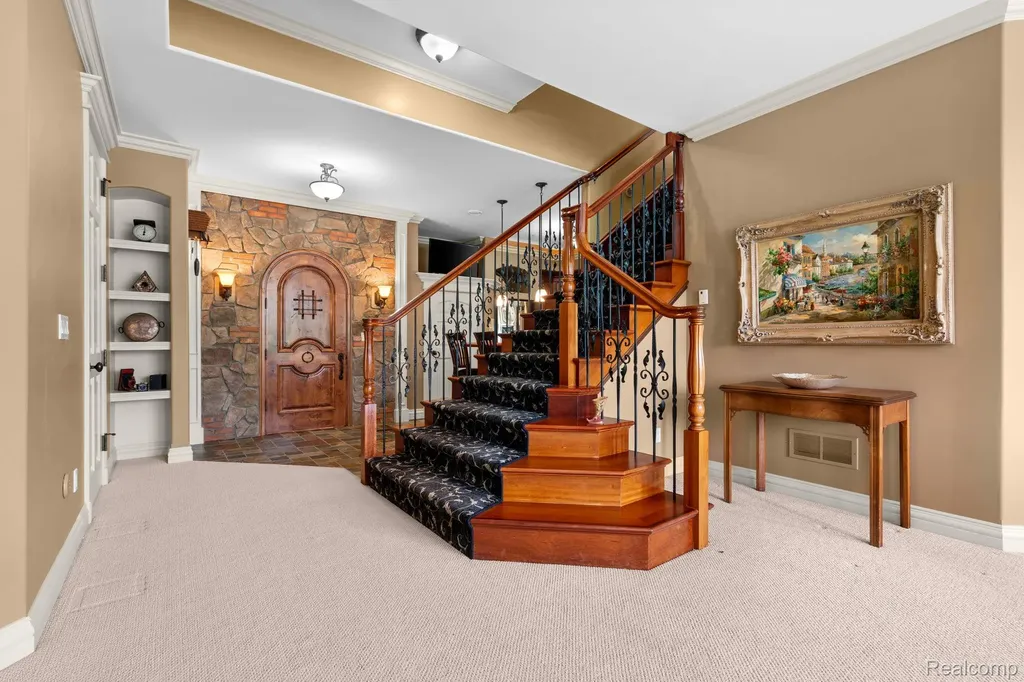 433 John R Milford Village MI 48381