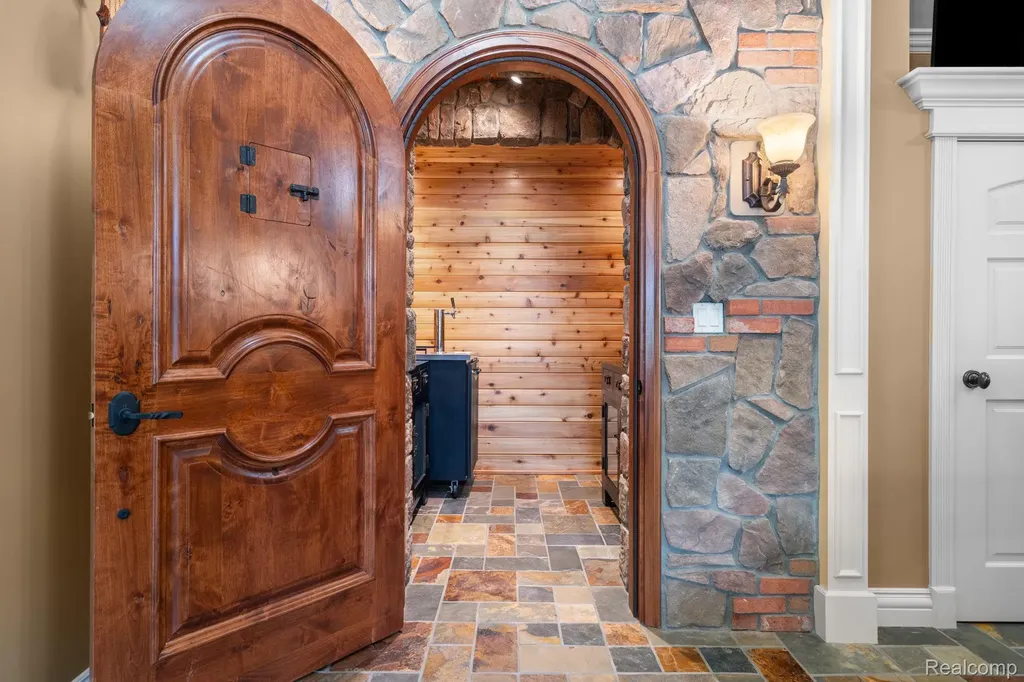 433 John R Milford Village MI 48381