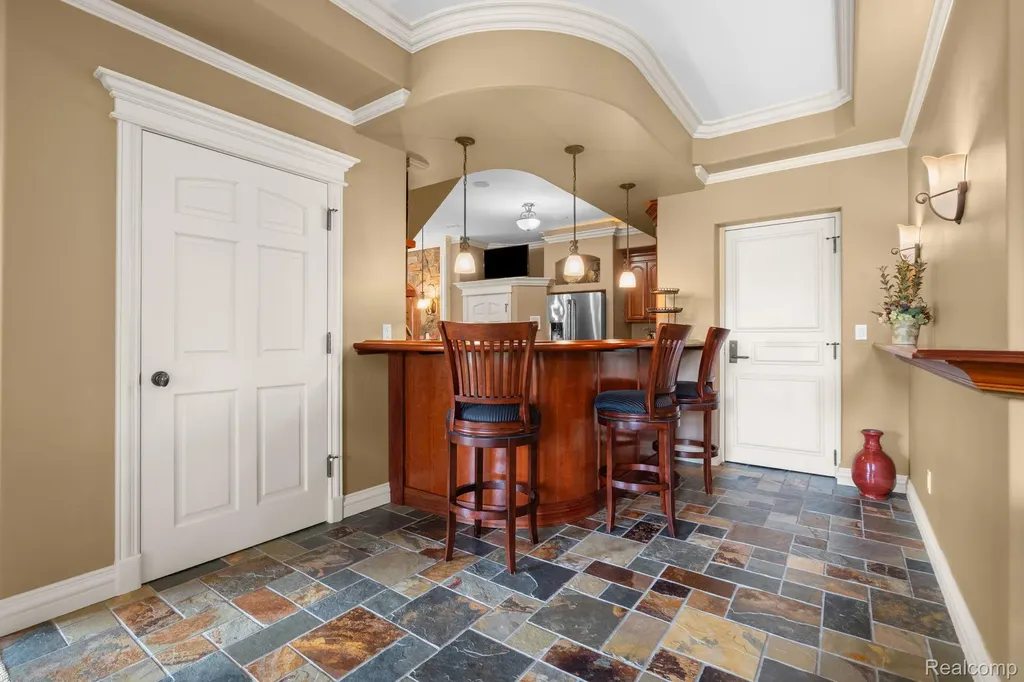 433 John R Milford Village MI 48381