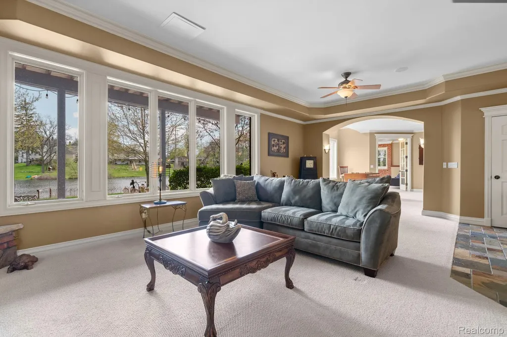 433 John R Milford Village MI 48381