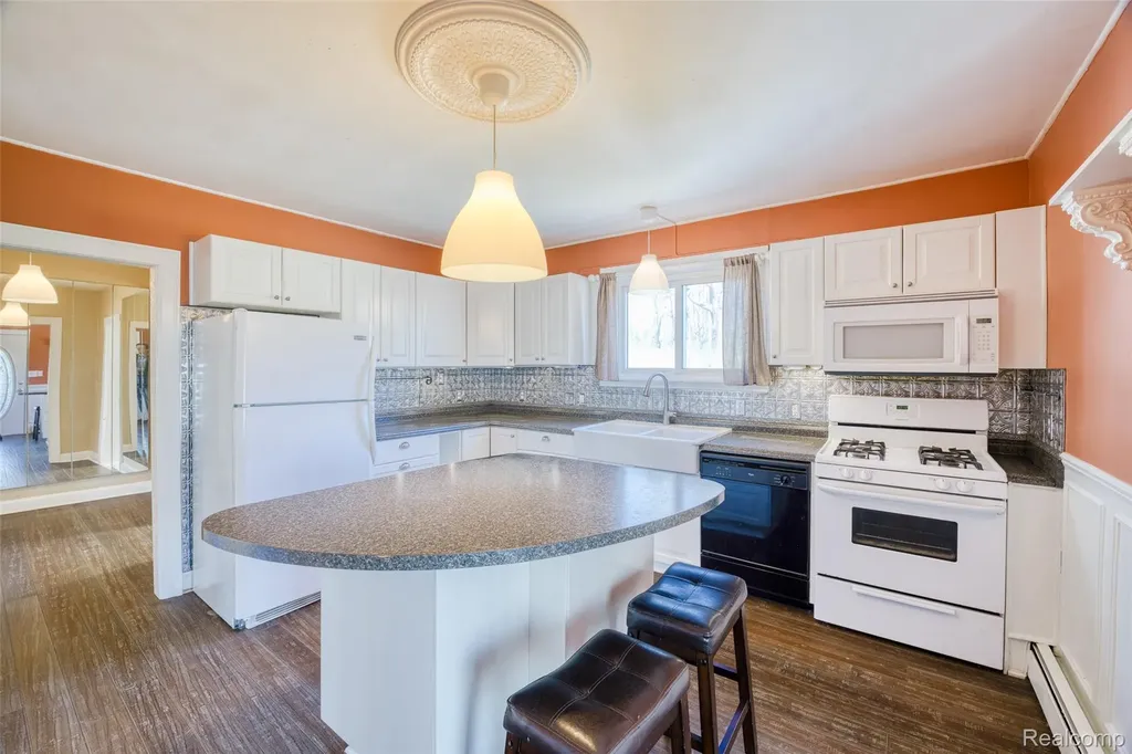 2218 Wixom Road Commerce Charter Township MI 48382