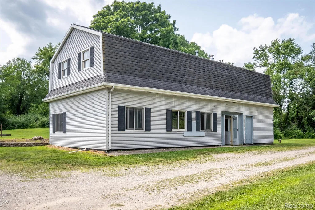 2218 Wixom Road Commerce Charter Township MI 48382
