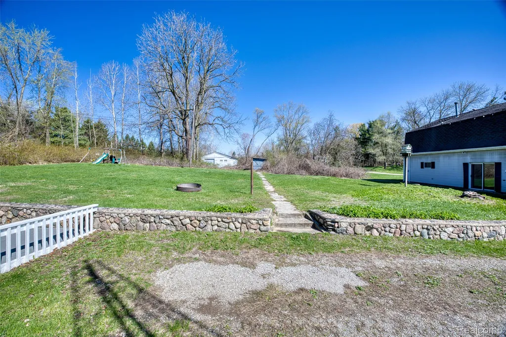 2218 Wixom Road Commerce Charter Township MI 48382