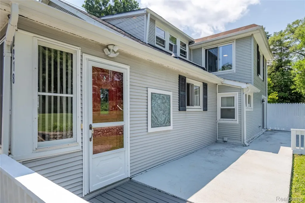 2218 Wixom Road Commerce Charter Township MI 48382