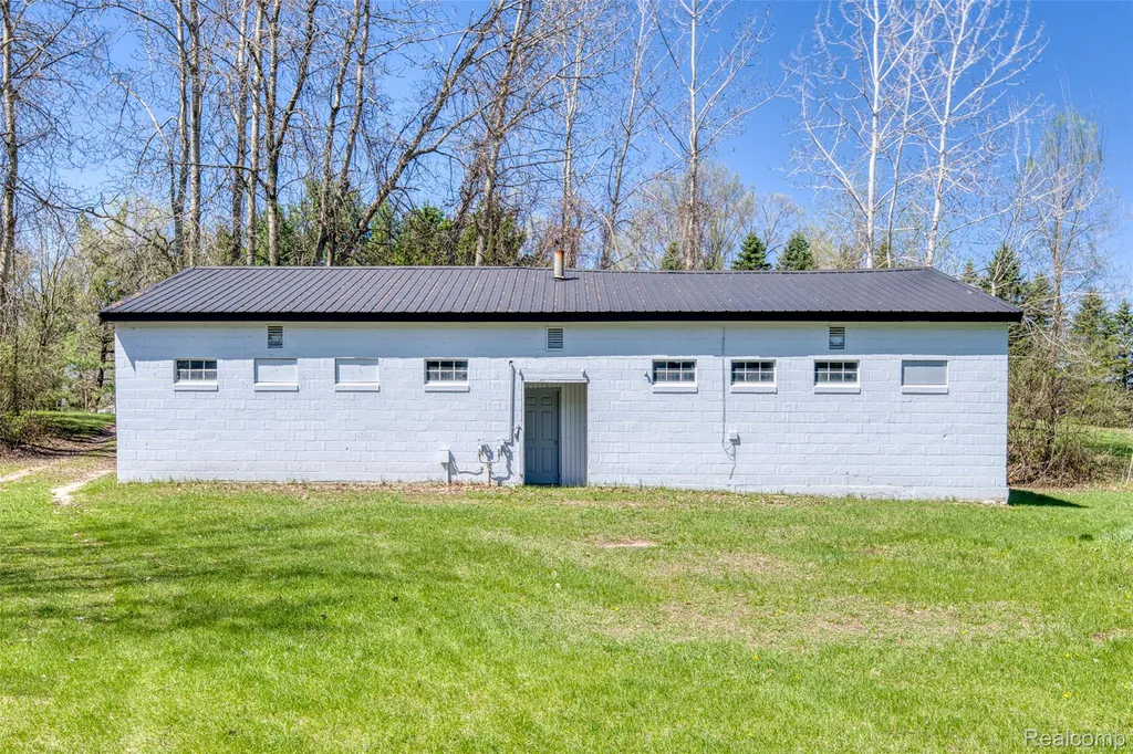 2218 Wixom Road Commerce Charter Township MI 48382