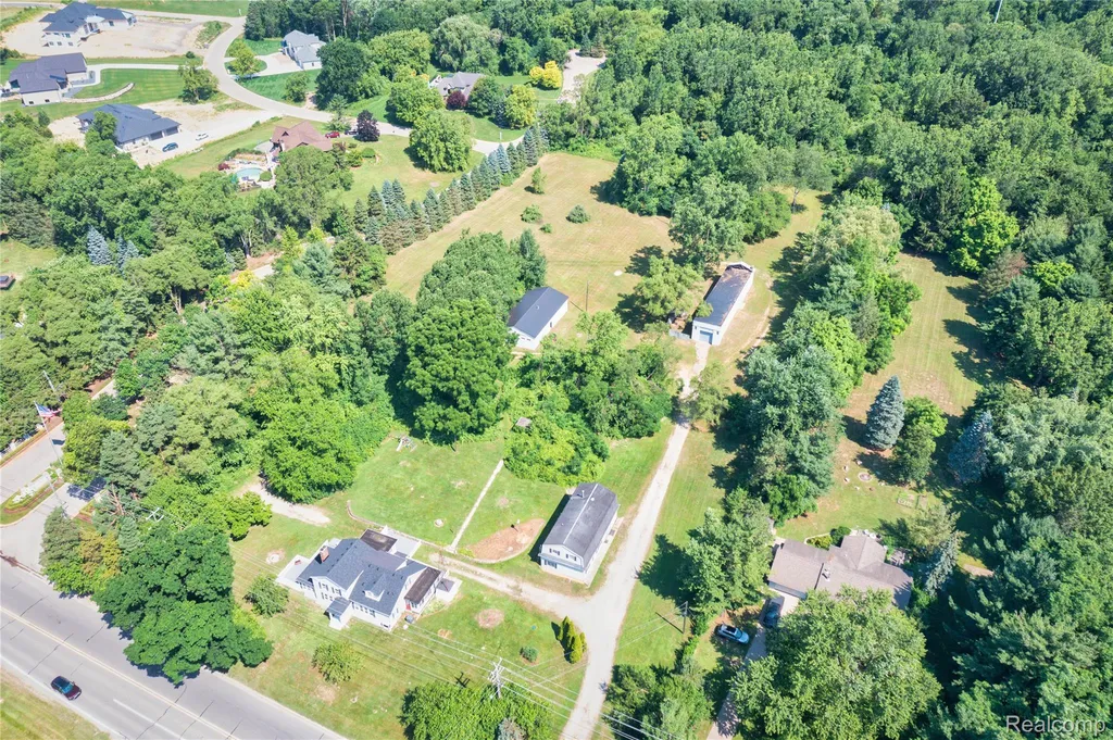 2218 Wixom Road Commerce Charter Township MI 48382