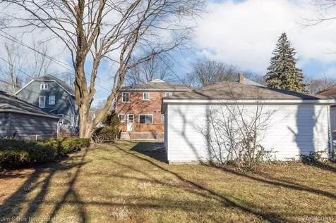513 Saint Clair Avenue Grosse Pointe City MI 48230