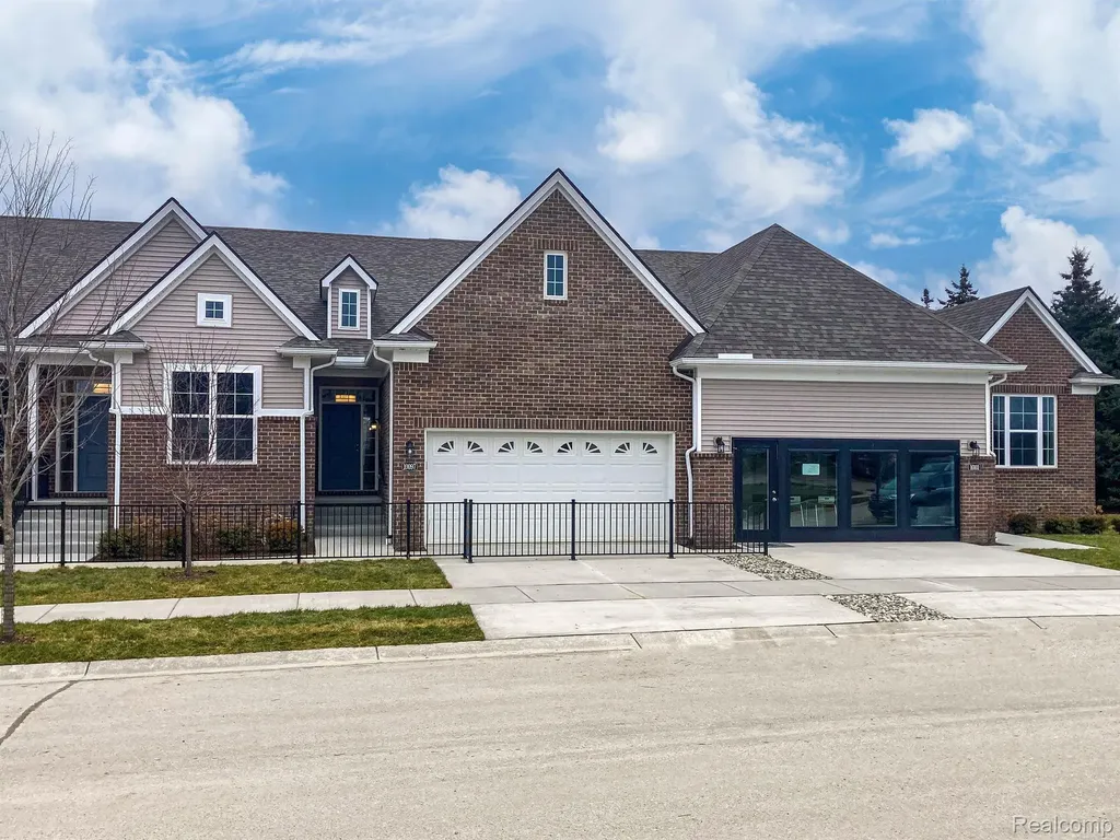 2209 Chase Drive Hartland Township MI 48855