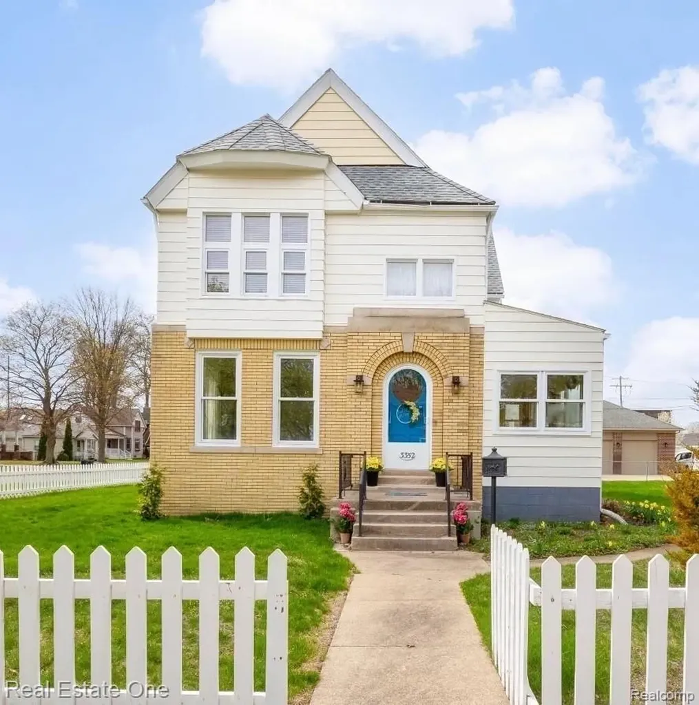 3352 4th Wyandotte City MI 48192