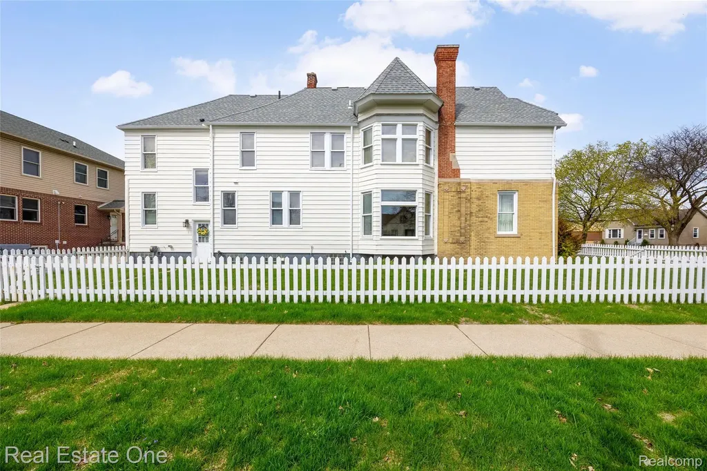 3352 4th Wyandotte City MI 48192