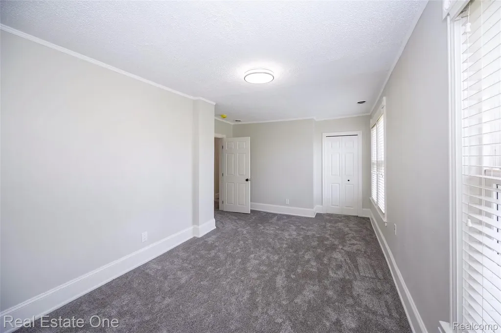 3352 4th Wyandotte City MI 48192
