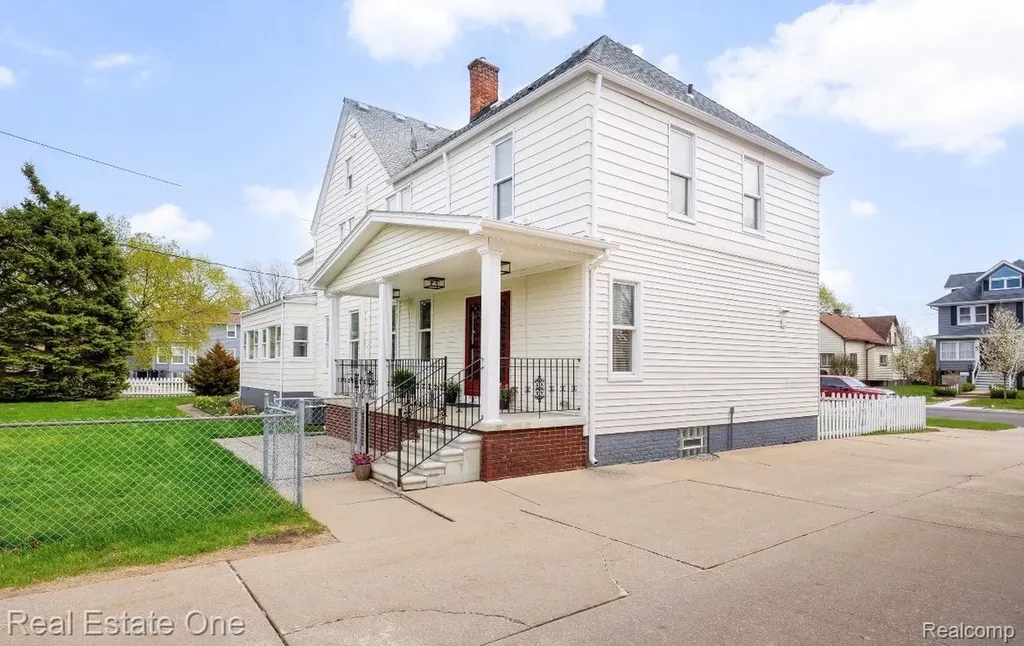 3352 4th Wyandotte City MI 48192