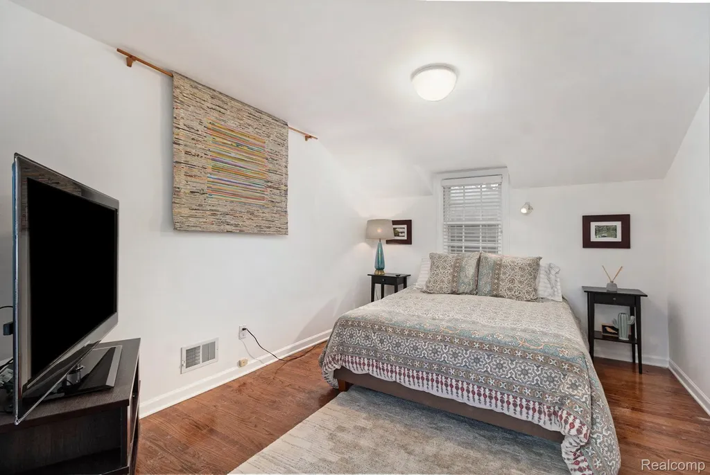 26580 Wellington Road Franklin Village MI 48025