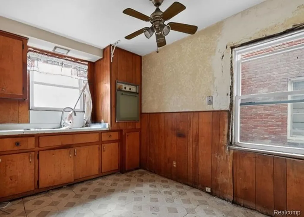 12346 Elmdale Street Detroit City MI 48213