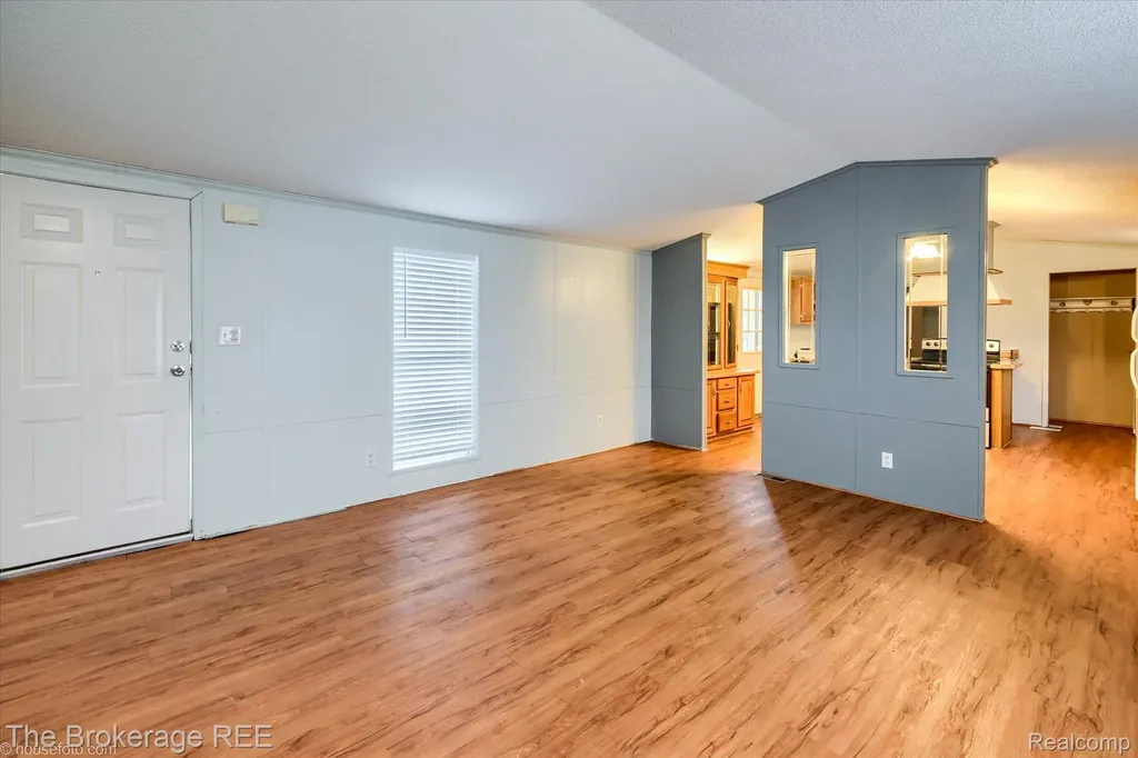 17101 Kropf Avenue Springfield Charter Township MI 48350