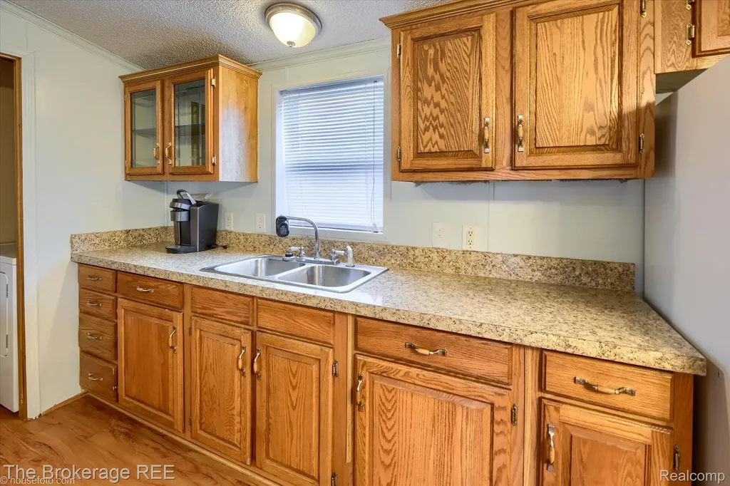 17101 Kropf Avenue Springfield Charter Township MI 48350