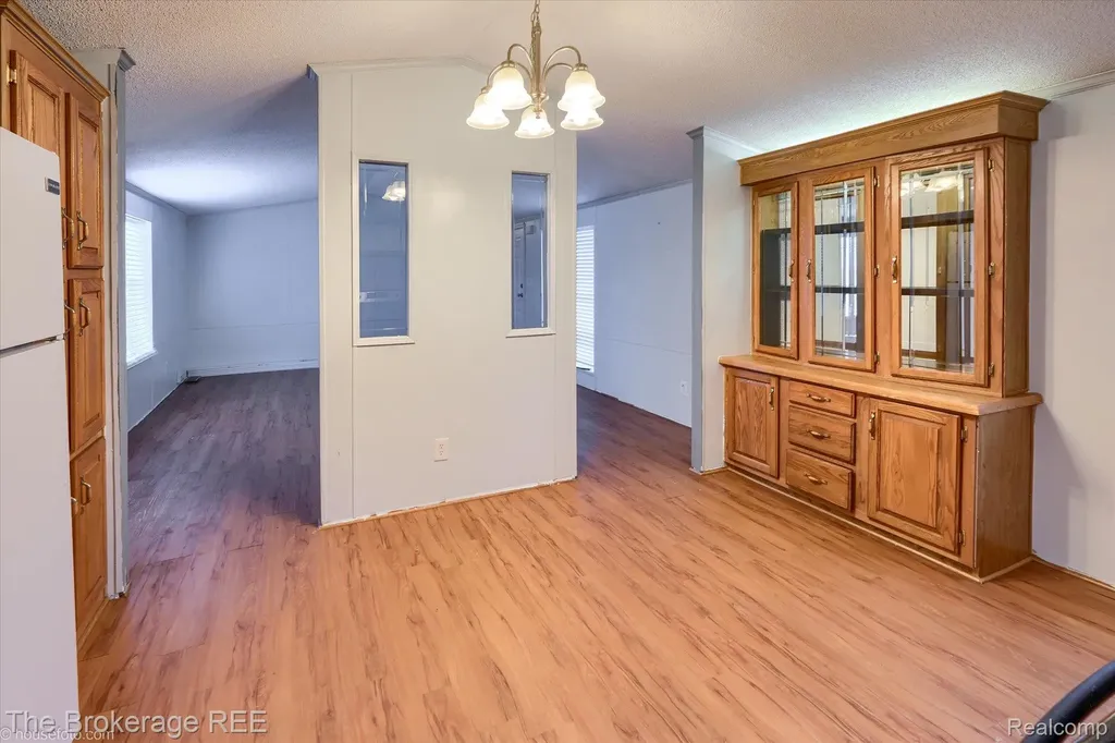 17101 Kropf Avenue Springfield Charter Township MI 48350