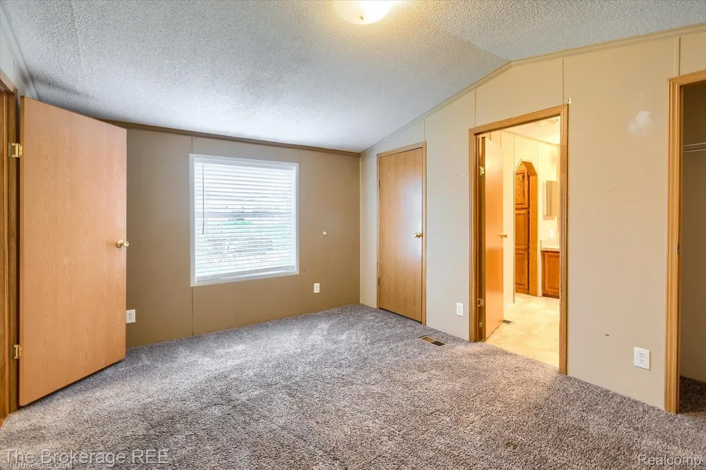 17101 Kropf Avenue Springfield Charter Township MI 48350