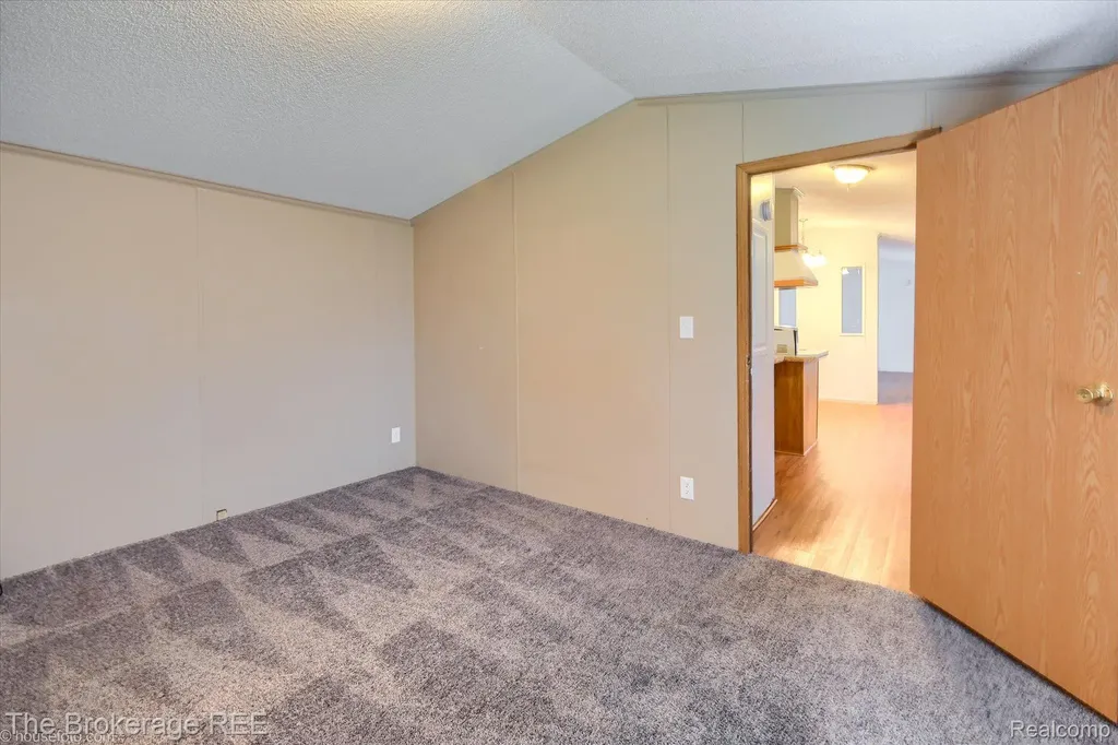 17101 Kropf Avenue Springfield Charter Township MI 48350