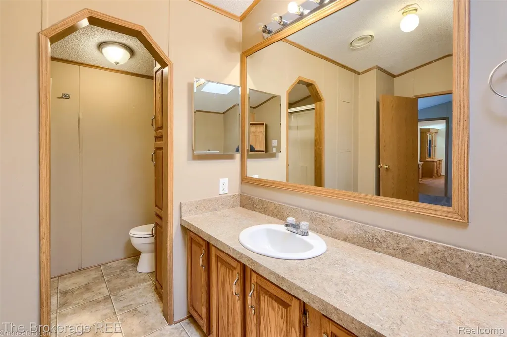 17101 Kropf Avenue Springfield Charter Township MI 48350