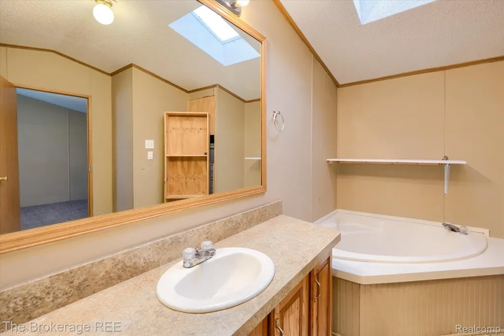 17101 Kropf Avenue Springfield Charter Township MI 48350