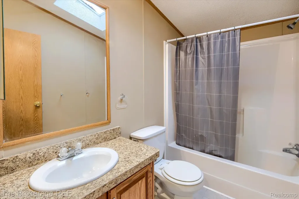 17101 Kropf Avenue Springfield Charter Township MI 48350