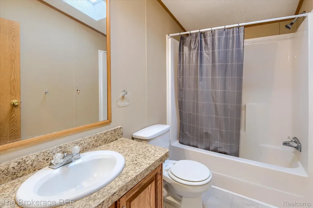 17101 Kropf Avenue Springfield Charter Township MI 48350
