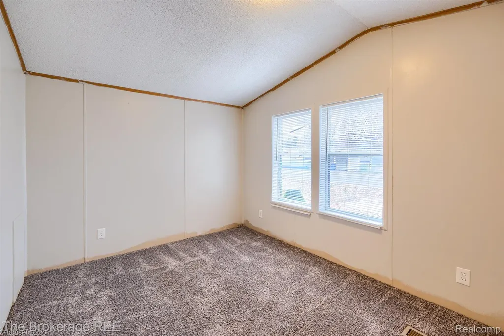 17101 Kropf Avenue Springfield Charter Township MI 48350