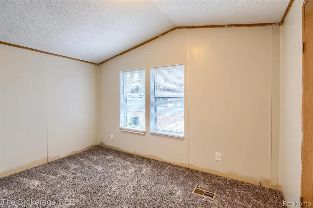 17101 Kropf Avenue Springfield Charter Township MI 48350