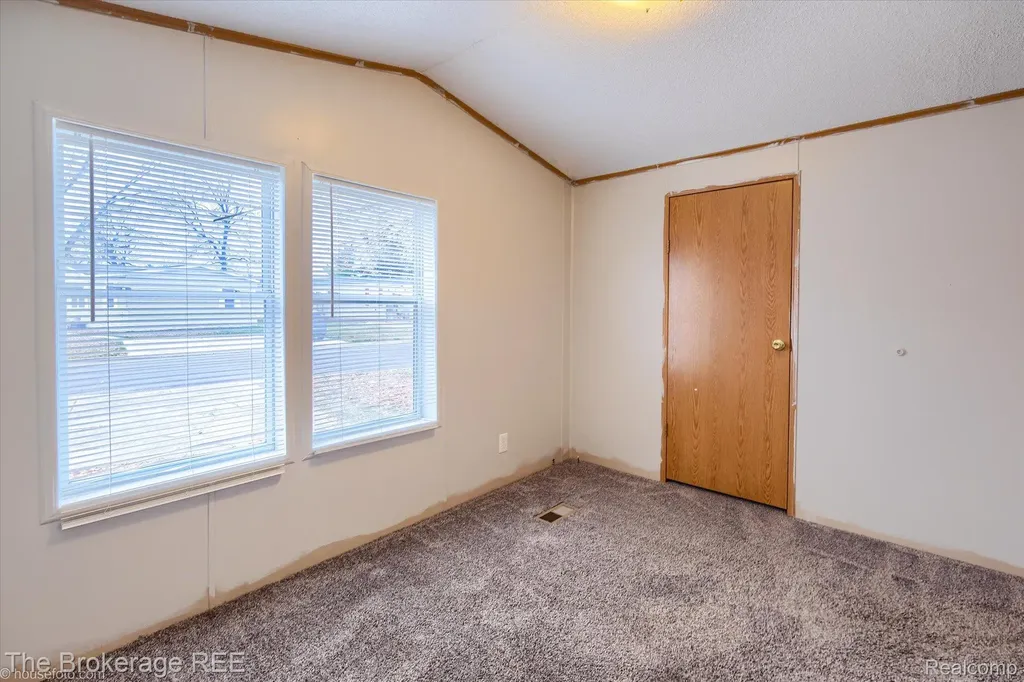 17101 Kropf Avenue Springfield Charter Township MI 48350