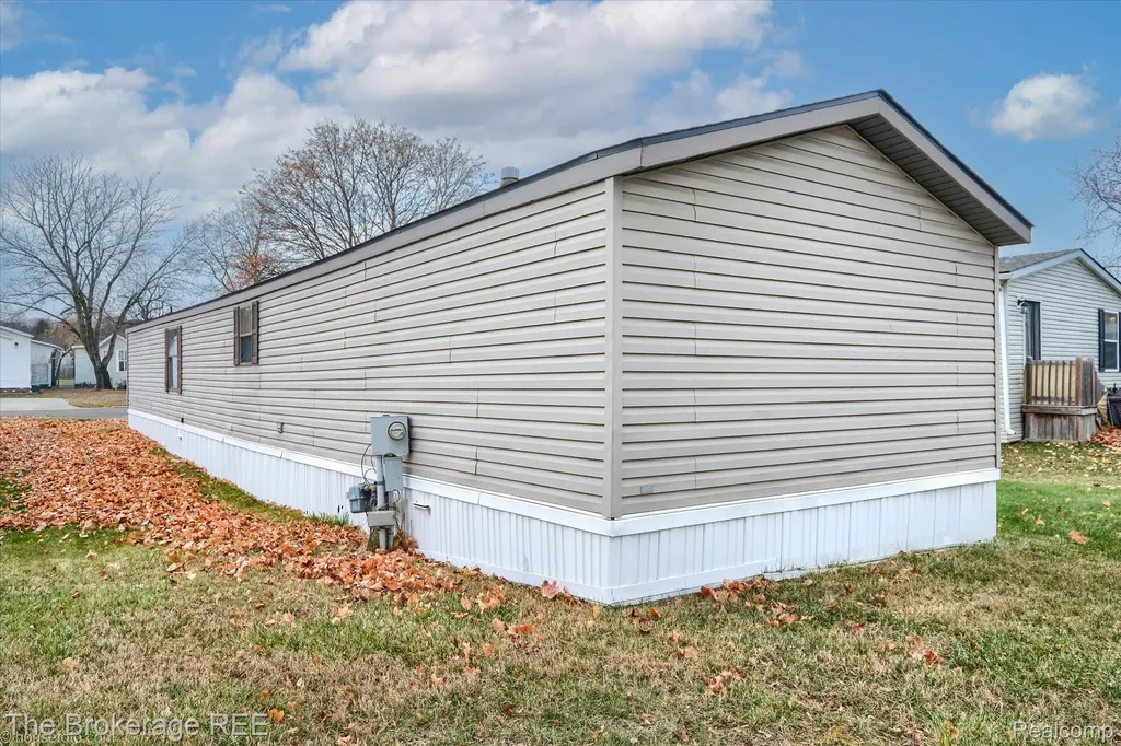 17101 Kropf Avenue Springfield Charter Township MI 48350