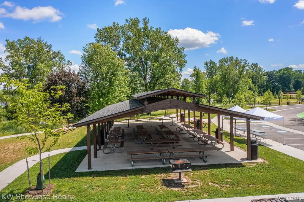 1815 E Lake Drive Novi City MI 48377