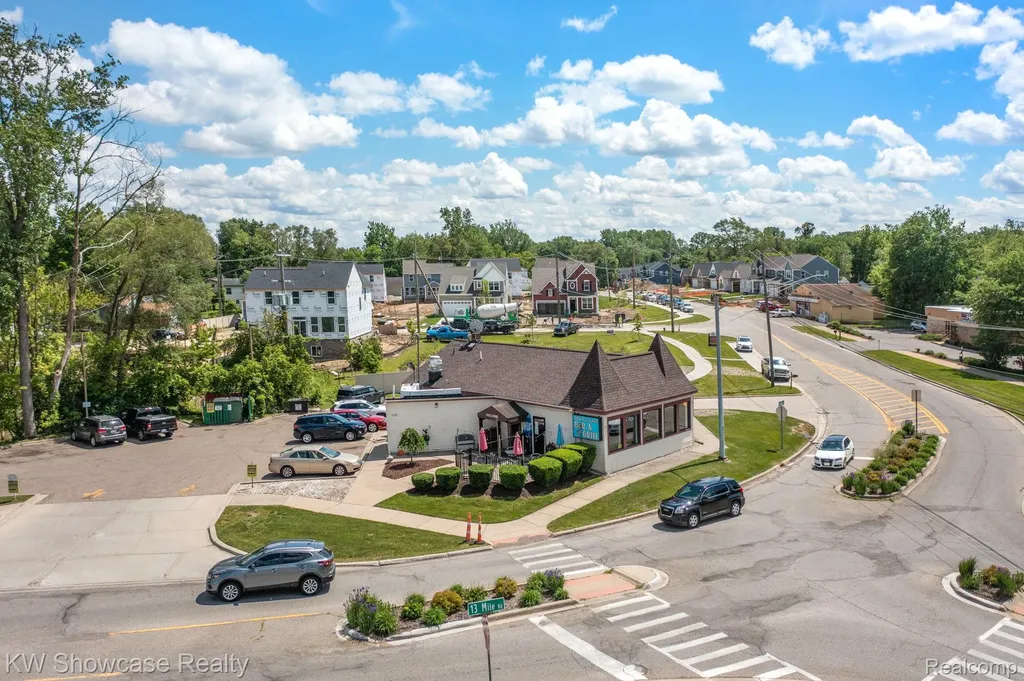 1815 E Lake Drive Novi City MI 48377