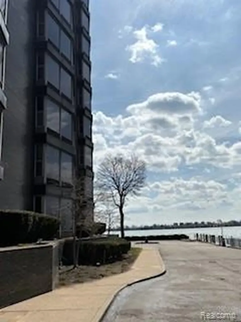 8200 Jefferson Avenue Detroit City MI 48214