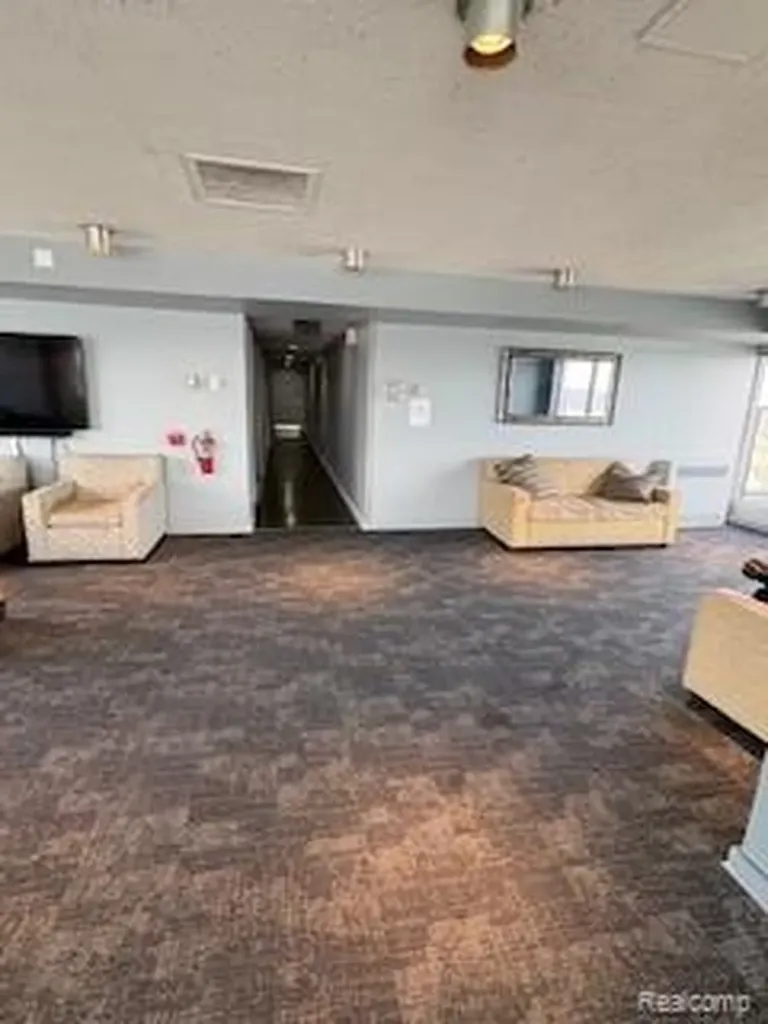 8200 Jefferson Avenue Detroit City MI 48214