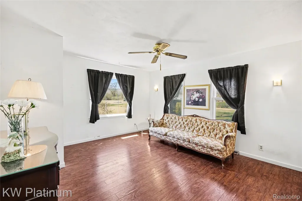 27135 Ballard Street Harrison Charter Township MI 48045