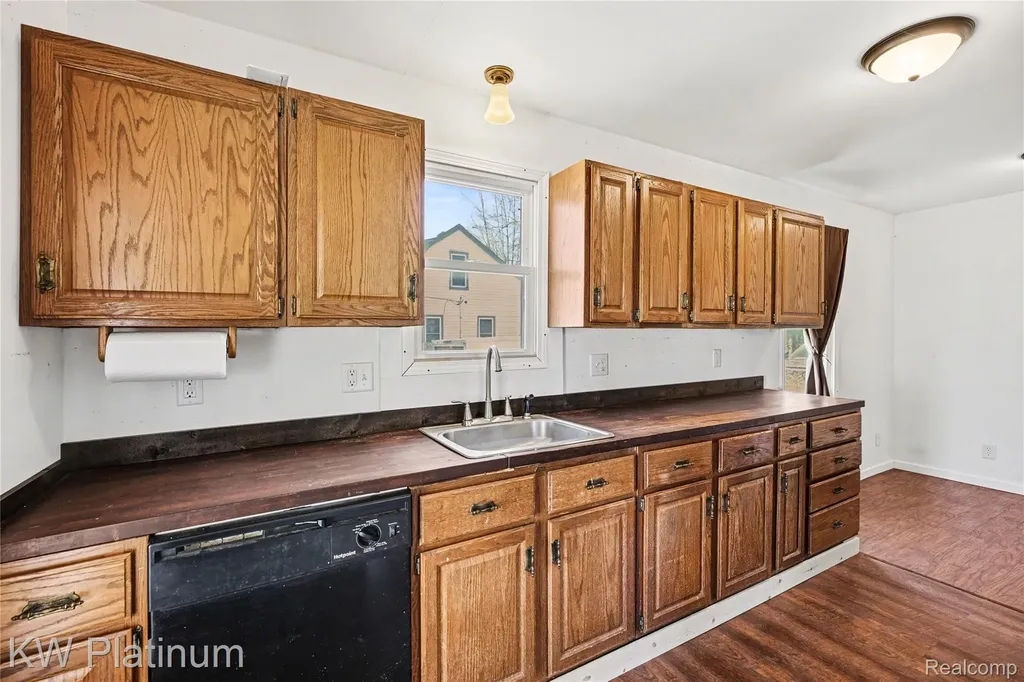 27135 Ballard Street Harrison Charter Township MI 48045