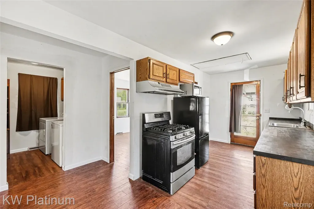 27135 Ballard Street Harrison Charter Township MI 48045