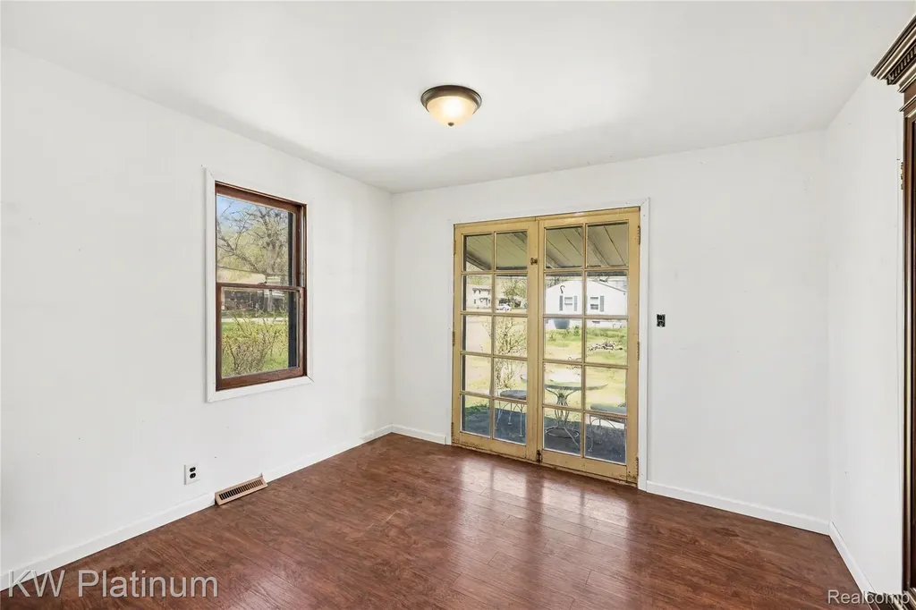 27135 Ballard Street Harrison Charter Township MI 48045