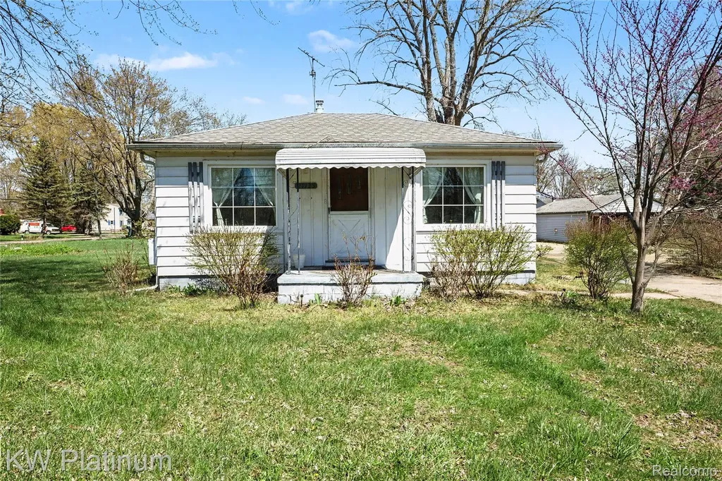 27135 Ballard Street Harrison Charter Township MI 48045