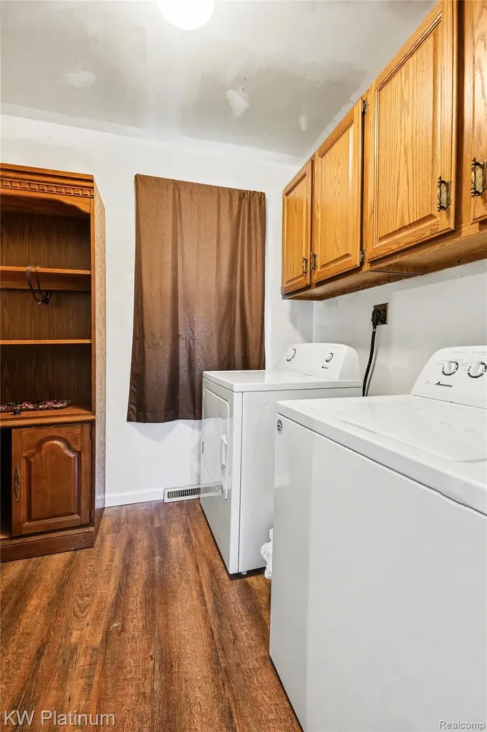 27135 Ballard Street Harrison Charter Township MI 48045