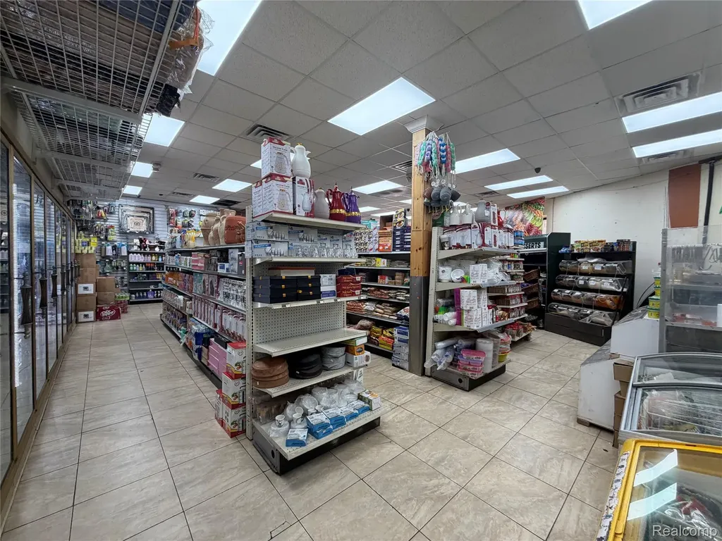 10135 Dix Dearborn City MI 48120