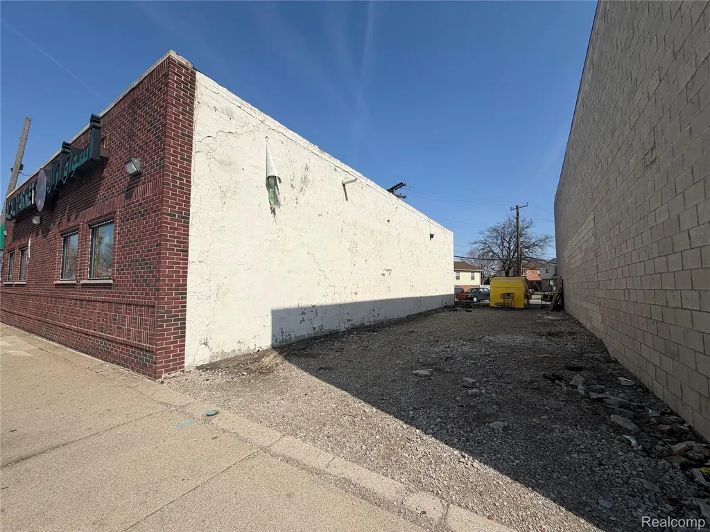 10135 Dix Dearborn City MI 48120