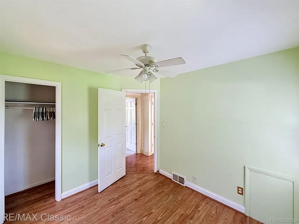 1757 Riverbank Street Lincoln Park City MI 48146