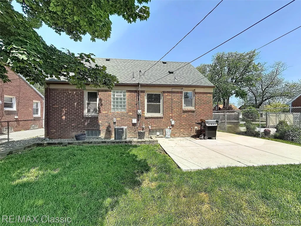 1757 Riverbank Street Lincoln Park City MI 48146