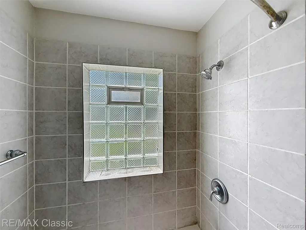 1757 Riverbank Street Lincoln Park City MI 48146