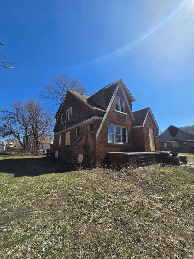 15724 Lesure Street Detroit City MI 48227